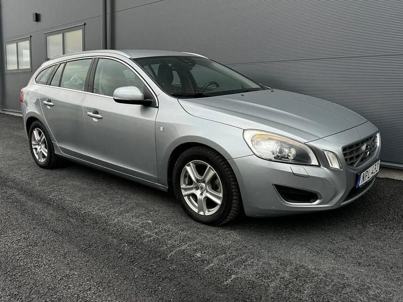Begagnad Volvo V60 Ocean Race 116 HK (85 kW) 2012 Silver Kombi