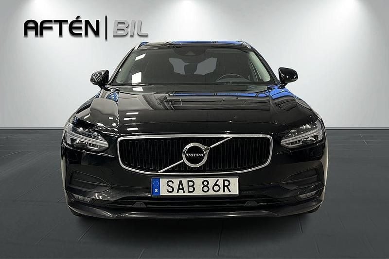 Begagnad Volvo V90 Momentum 190 HK (139 kW) 2019 Svart Kombi
