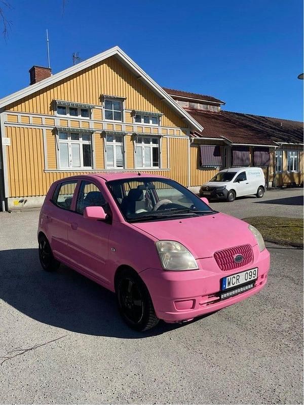 Röd Begagnad 2004 Kia Picanto Halvkombi | 20 000 kr (Marknadspris) - Bild 1/4