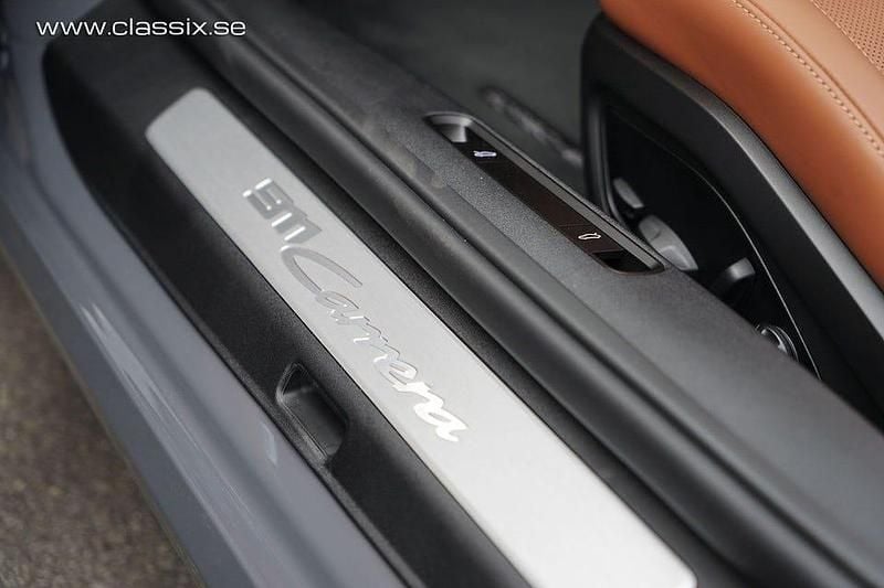 Begagnad Porsche 911 Carrera Cabriolet 395 HK (290 kW) 2024 Grå Cab