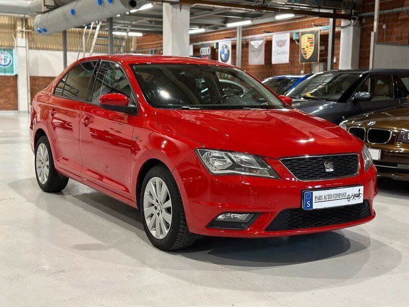 Begagnad Seat Toledo 105 HK (77 kW) 2013 Röd Halvkombi