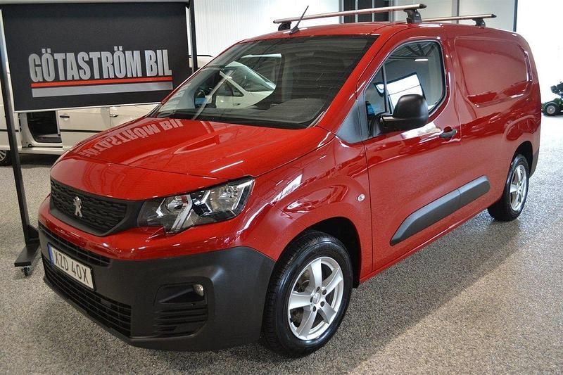 Röd Begagnad 2019 Peugeot Partner Minibuss | 148 000 kr (Marknadspris) - Bild 1/4