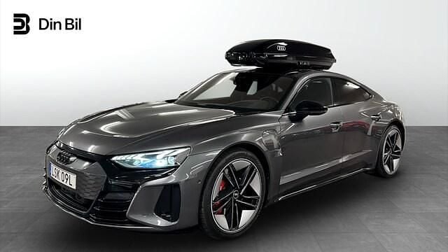 Daytonagrå pärleffekt Begagnad 2021 Audi e-tron GT quattro Sedan | 699 900 kr (Marknadspris) - Bild 1/4