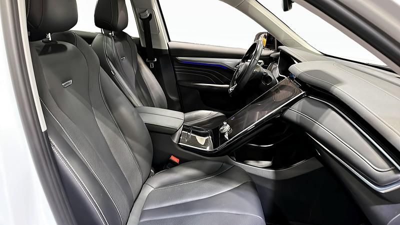 Begagnad MG Marvel R Luxury 132 kW (180 HK) 2022 Vit SUV