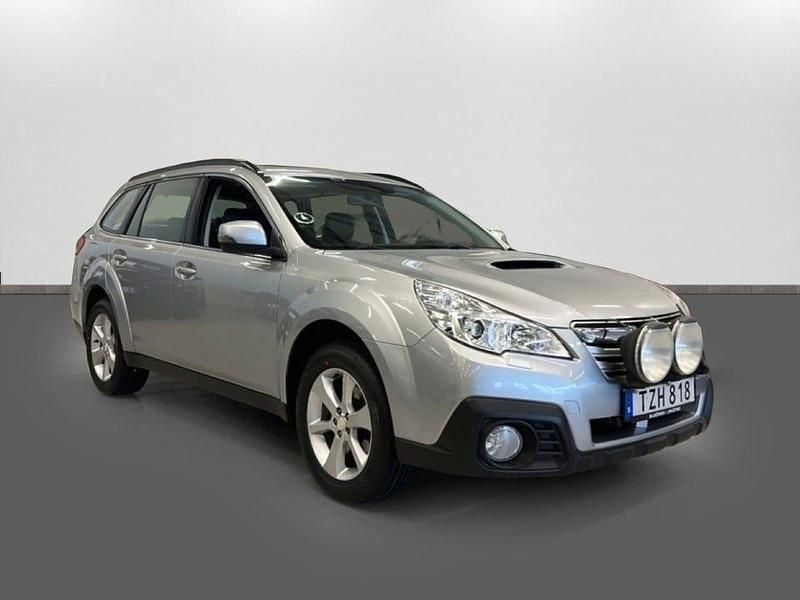 Begagnad Subaru Outback 150 HK (110 kW) 2014 Silver Kombi