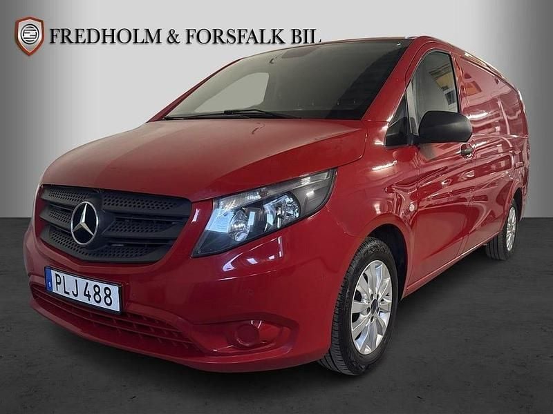 Begagnad Mercedes Vito 136 HK (100 kW) 2017 Röd Van