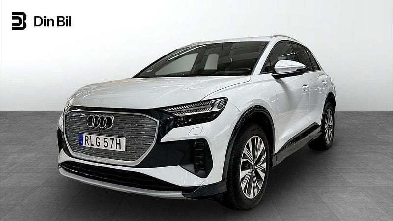 Vit (gletscherweiß metallic) Begagnad 2023 Audi Q4 e-tron Advanced SUV | 559 000 kr - Bild 1/4