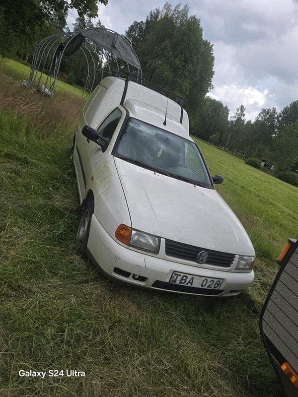 Vit Begagnad 2002 VW Caddy Minibuss | 4 000 kr - Bild 1/4
