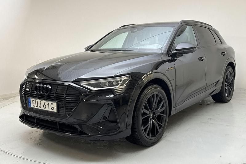 Svart Begagnad 2023 Audi e-tron S-Line SUV | 399 000 kr (Marknadspris) - Bild 1/4