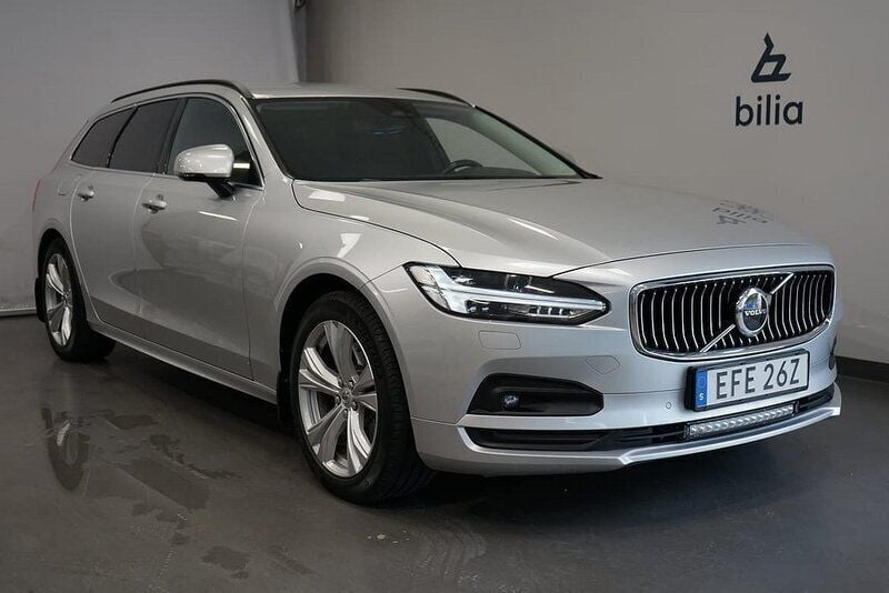 Silver Begagnad 2021 Volvo V90 Momentum Kombi | 319 900 kr (Lite dyr) - Bild 1/3