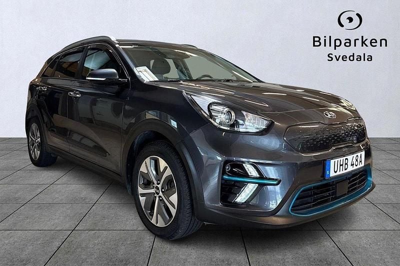 Grå Begagnad 2019 Kia e-Niro Advance SUV | 199 990 kr (Bra pris) - Bild 1/4