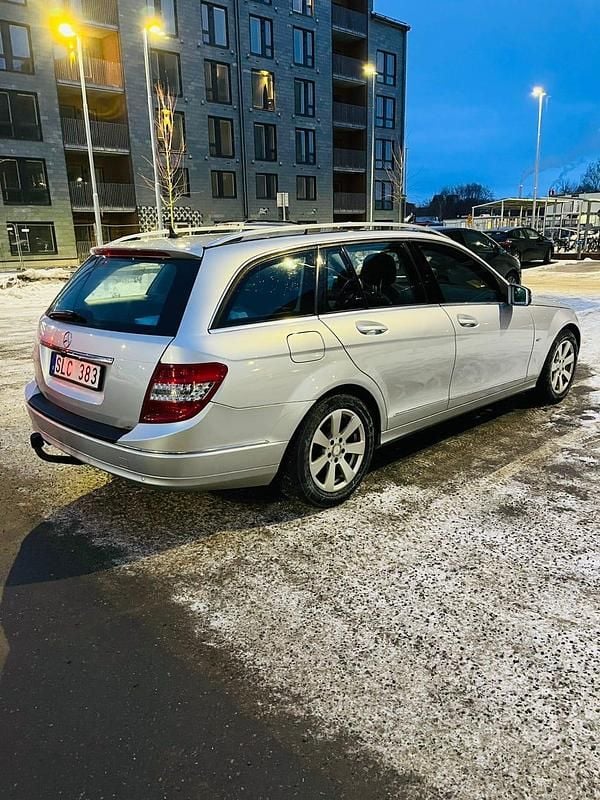 Begagnad Mercedes C180 156 HK (114 kW) 2011