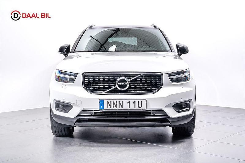 Begagnad Volvo XC40 R-Design 262 HK (192 kW) 2020 Vit SUV