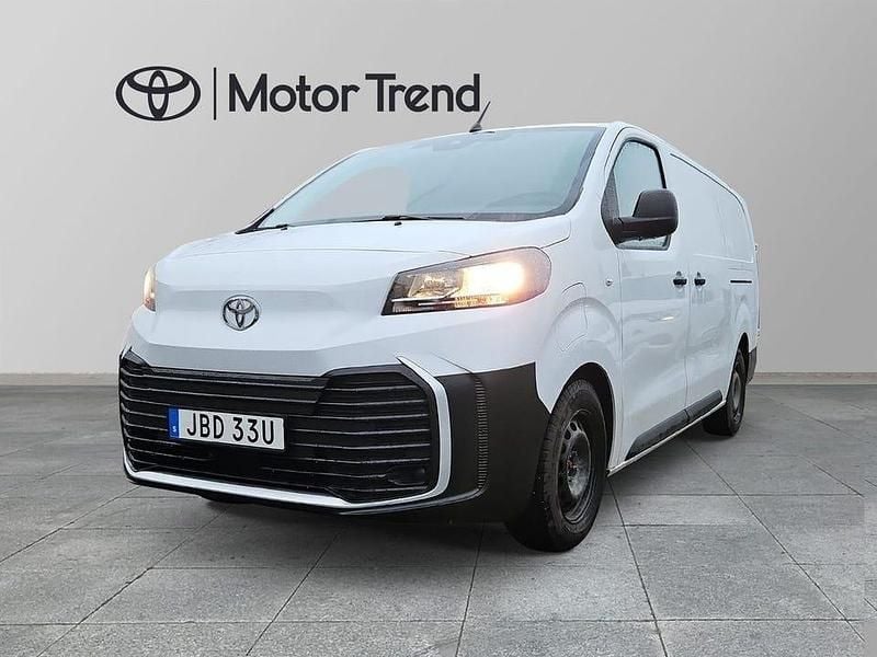 Vit Begagnad 2024 Toyota Proace Comfort Minibuss | 449 900 kr (Dyr) - Bild 1/4