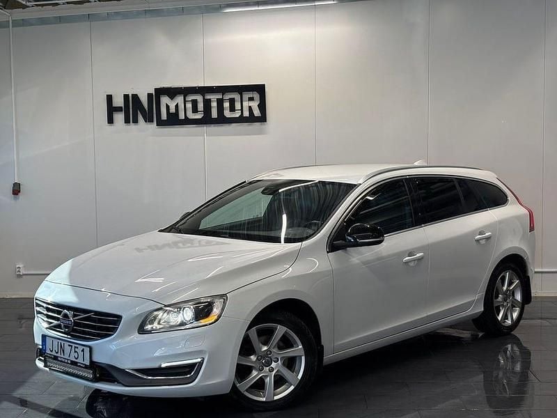 Begagnad Volvo V60 Summum 181 HK (133 kW) 2014 Vit Kombi