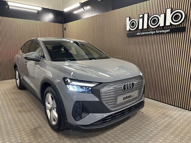 Kiselgrå Begagnad 2022 Audi Q4 Sportback e-tron Proline SUV | 369 000 kr (Superpris) - Bild 1/4