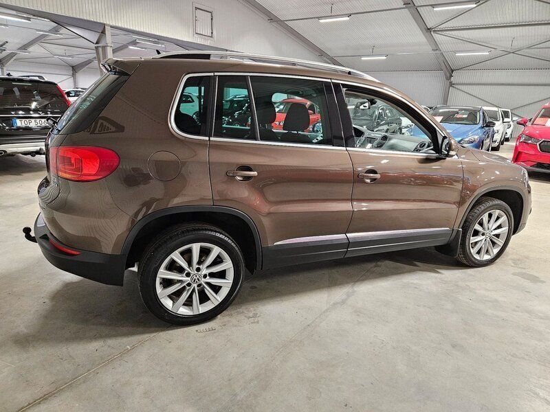 Begagnad VW Tiguan Sport 161 HK (118 kW) 2012 Brun SUV