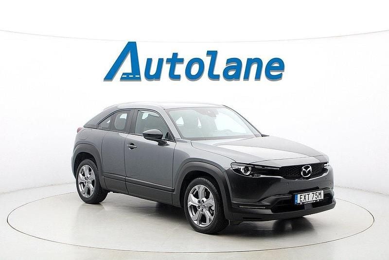 Grå Begagnad 2022 Mazda MX30 SUV | 161 800 kr (Marknadspris) - Bild 1/4
