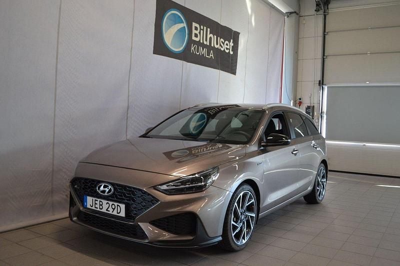 Brun Begagnad 2020 Hyundai i30 N Line Kombi | 239 000 kr (Marknadspris) - Bild 1/4