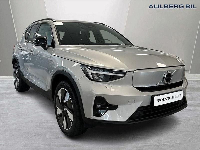 Silver Begagnad 2023 Volvo XC40 Plus SUV | 404 500 kr - Bild 1/3