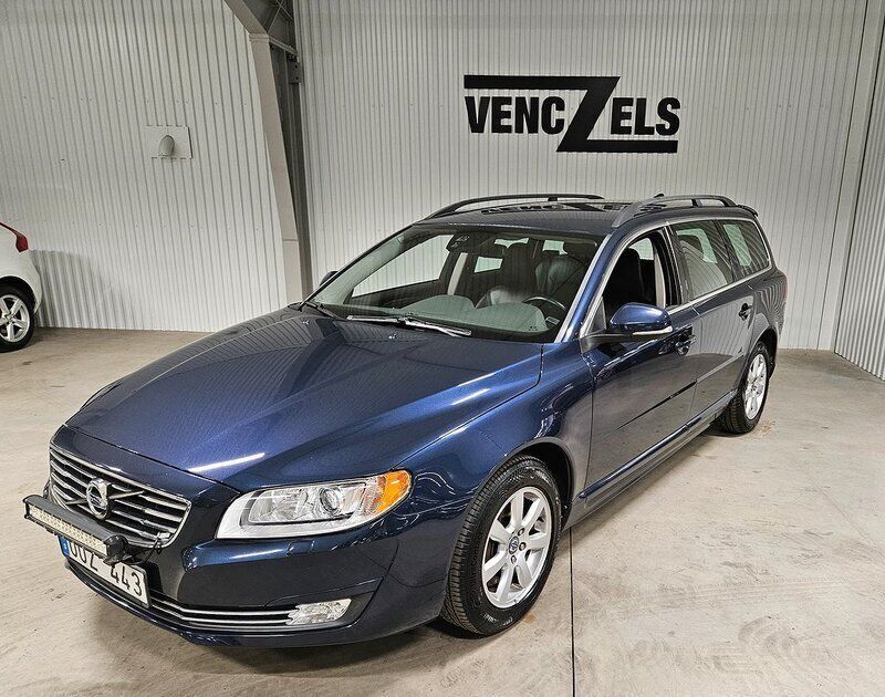 Blå (blå metallic) Begagnad 2013 Volvo V70 Momentum Kombi | 109 000 kr (Marknadspris) - Bild 1/4