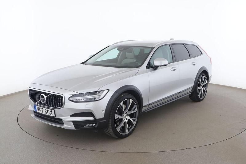 Silver Begagnad 2019 Volvo V90 CC Momentum Kombi | 352 000 kr (Marknadspris) - Bild 1/3