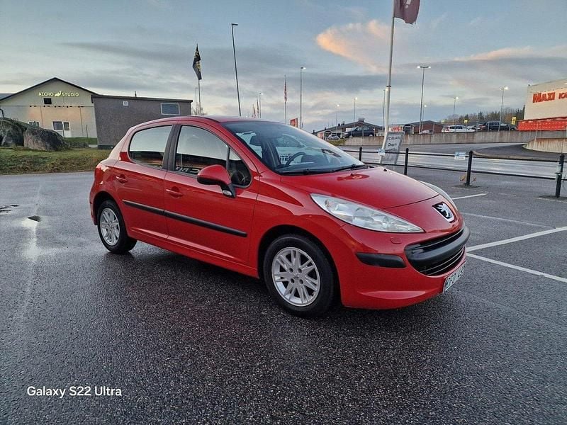 Röd Begagnad 2008 Peugeot 207 Halvkombi | 23 900 kr (Marknadspris) - Bild 1/4