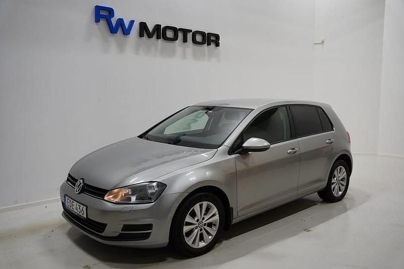 Begagnad VW Golf VII 105 HK (77 kW) 2013 Silver Halvkombi