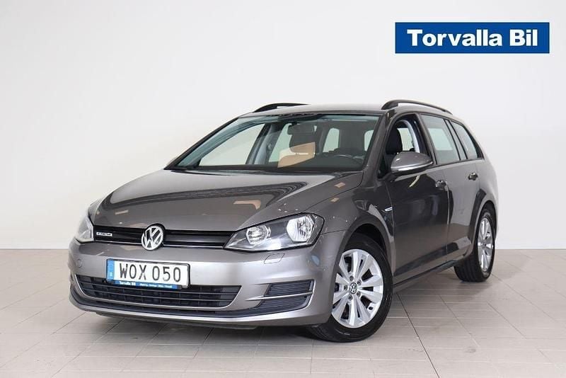 Grå Begagnad 2015 VW Golf VII Kombi | 119 900 kr (Marknadspris) - Bild 1/4