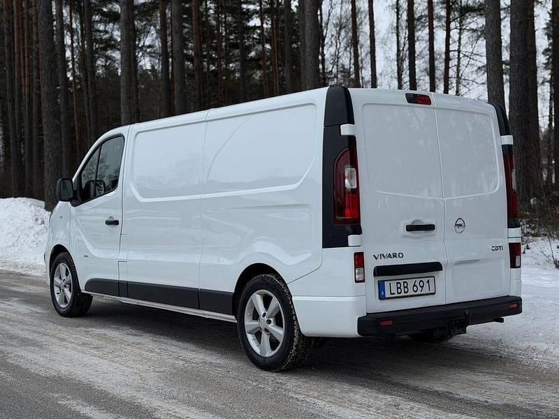 Begagnad Opel Vivaro 120 HK (88 kW) 2017 Vit Minibuss