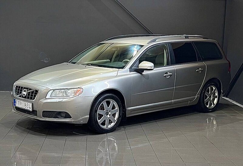 Ljusbrun Begagnad 2007 Volvo V70 Momentum Kombi | 64 900 kr (Lite dyr) - Bild 1/4
