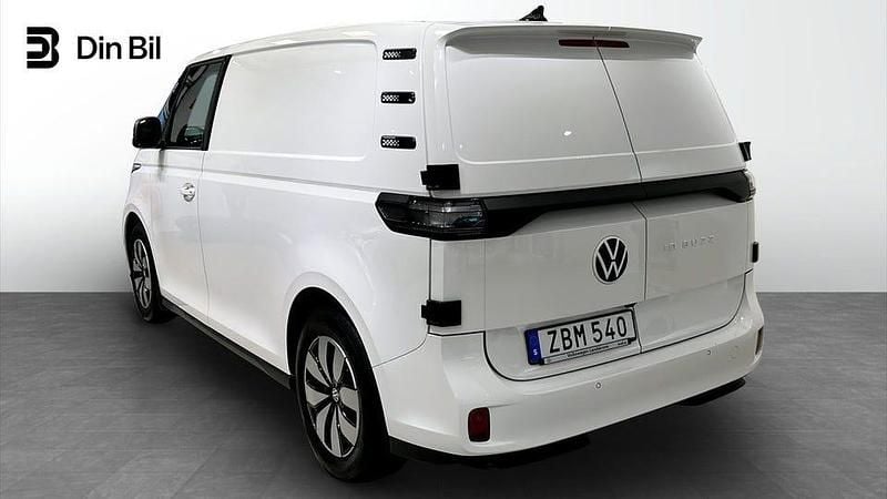 Begagnad VW ID. Buzz Pro Performance 210 kW (286 HK) 2025 Vit Minibuss