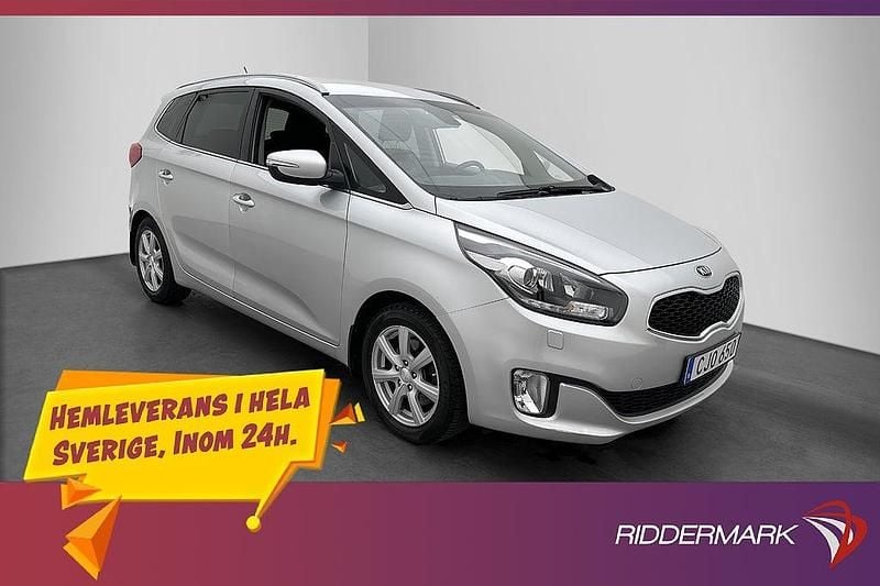 Grå Begagnad 2015 Kia Carens Minibuss | 119 900 kr (Marknadspris) - Bild 1/3