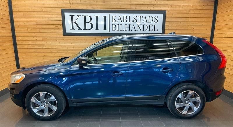 Blå Begagnad 2012 Volvo XC60 Ocean Race SUV | 89 900 kr (Marknadspris) - Bild 1/4
