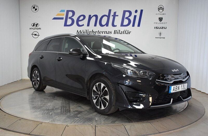 Svart Begagnad 2021 Kia Ceed Sportswagon Advance Kombi | 239 500 kr (Marknadspris) - Bild 1/3