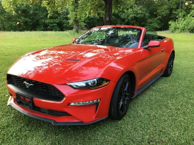 Röd Begagnad 2018 Ford Mustang Convertible Cab | 205 000 kr (Superpris) - Bild 1/4