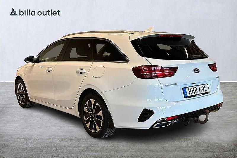 Begagnad Kia Ceed Sportswagon 141 HK (103 kW) 2020 Vit Kombi
