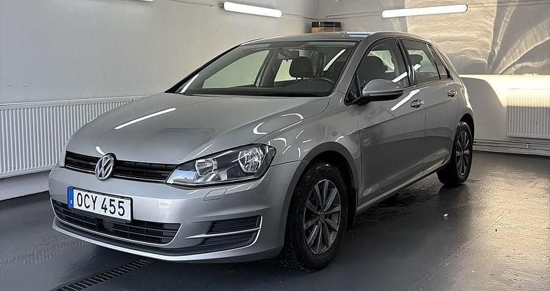 Silver Begagnad 2016 VW Golf VII Halvkombi | 84 900 kr (Bra pris) - Bild 1/4