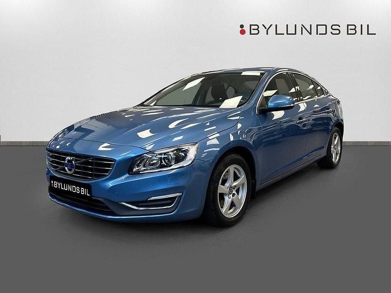 Blå Begagnad 2015 Volvo S60 Momentum Sedan | 159 000 kr (Marknadspris) - Bild 1/4