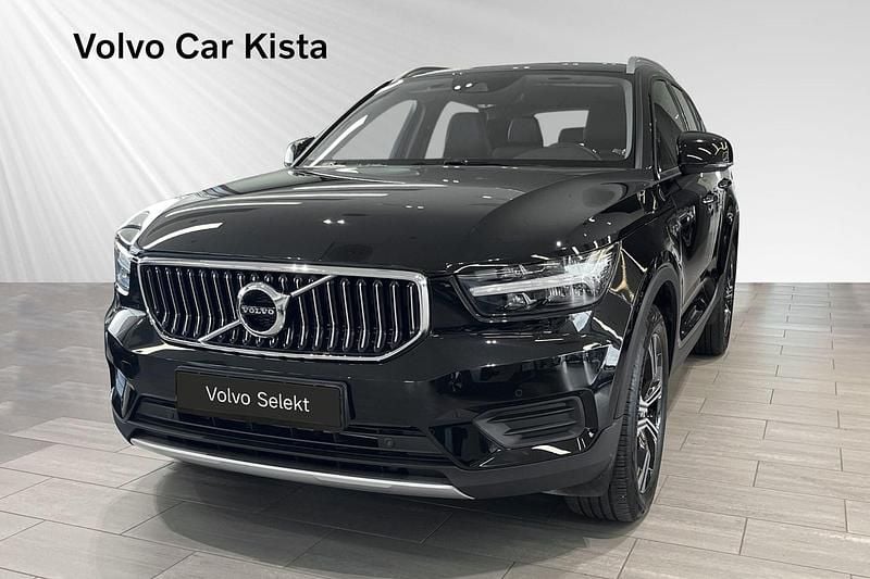 Svart Begagnad 2021 Volvo XC40 Inscription SUV | 344 400 kr (Bra pris) - Bild 1/3