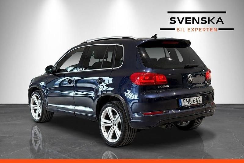 Begagnad VW Tiguan Sportline 177 HK (130 kW) 2015 Mörkblå SUV