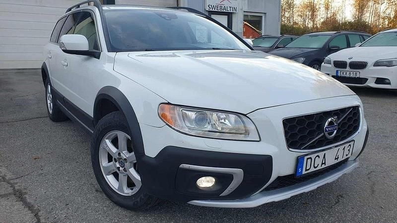 Vit Begagnad 2014 Volvo XC70 Momentum Kombi | 119 000 kr (Superpris) - Bild 1/4
