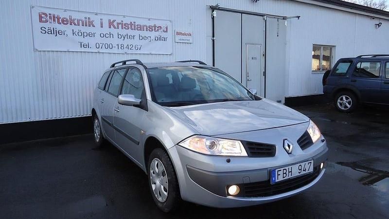 Grå Begagnad 2008 Renault Mégane GrandTour Kombi | 34 500 kr (Marknadspris) - Bild 1/4