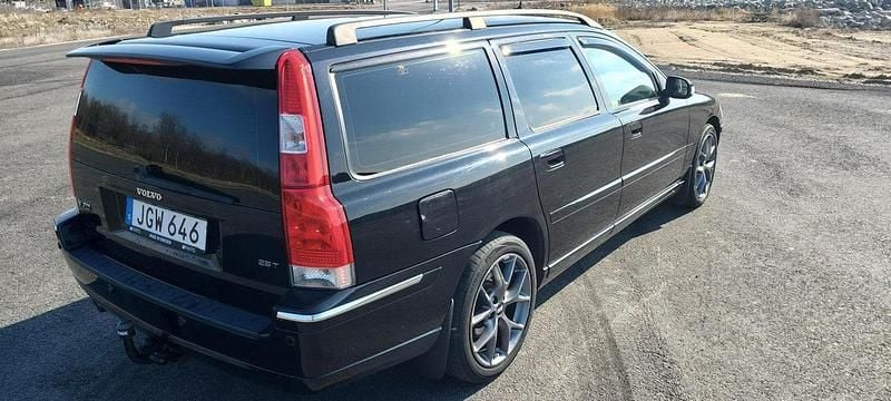 Svart Begagnad 2007 Volvo V70 Summum Kombi | 39 000 kr (Marknadspris) - Bild 1/3