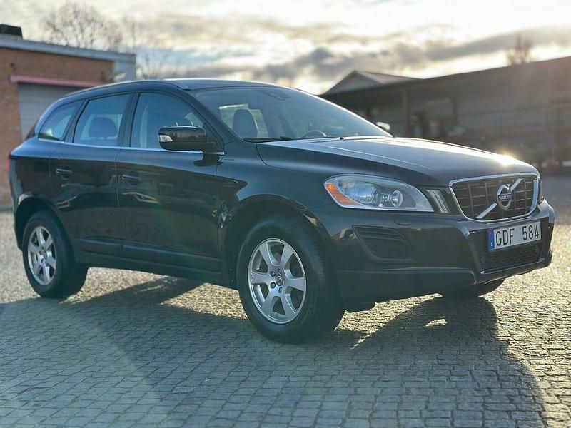 Begagnad Volvo XC60 Summum 163 HK (119 kW) 2012 Svart SUV