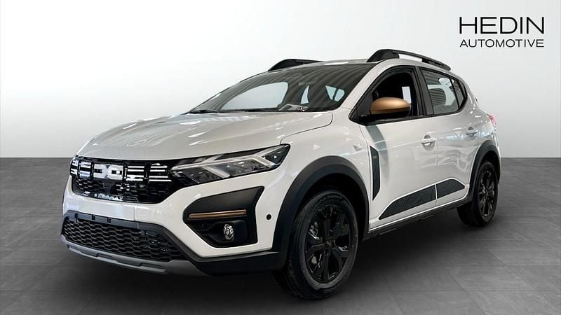 Vit (white) Begagnad 2025 Dacia Sandero Extreme Halvkombi | 219 900 kr (Marknadspris) - Bild 1/4