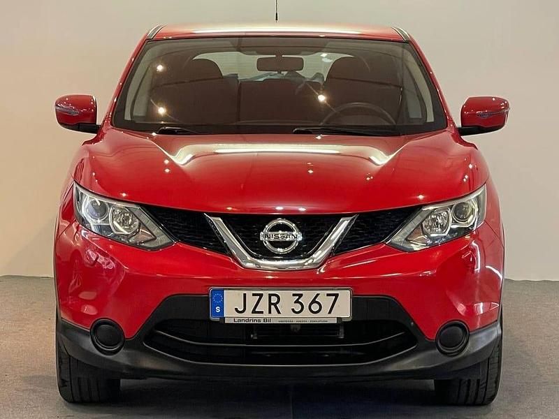 Begagnad Nissan Qashqai S 116 HK (85 kW) 2015 Röd SUV