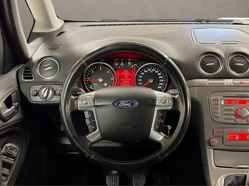 Begagnad Ford Galaxy Trend 116 HK (85 kW) 2010 Grå Minibuss