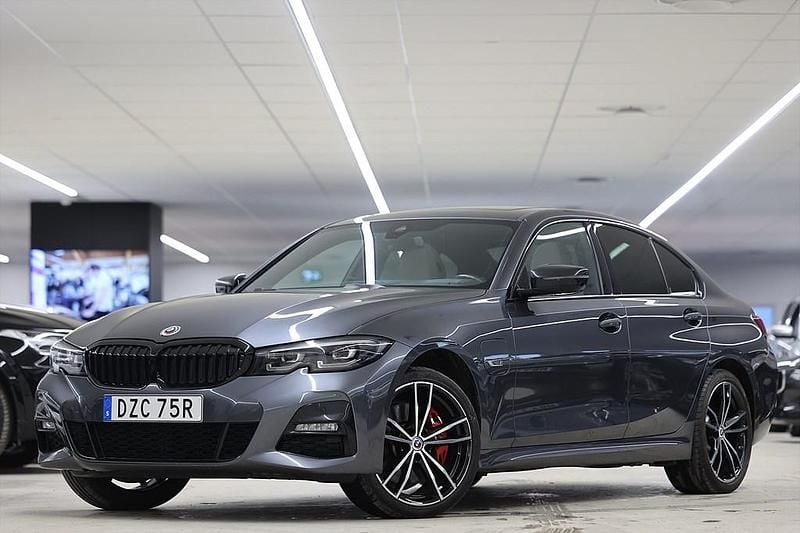 Begagnad BMW 330 M Sport 292 HK (214 kW) 2022 Grå Sedan