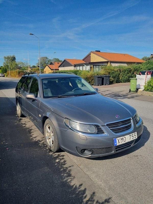 Brun Begagnad 2006 Saab 9-5 Kombi | 15 000 kr (Marknadspris) - Bild 1/4